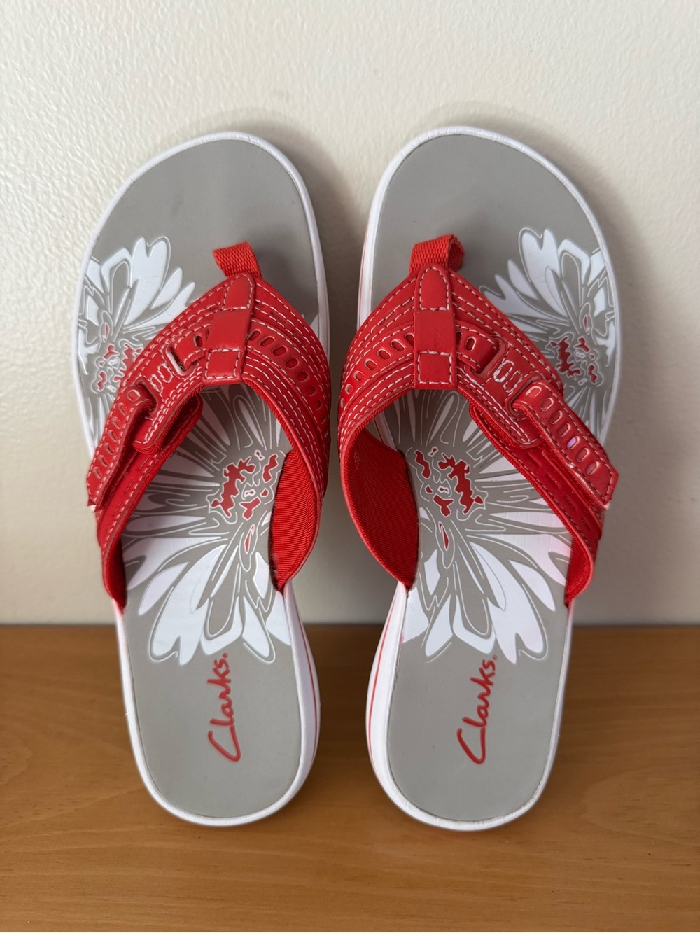 Clarks Red Thong Sandals - Size 7 - Picture 7 of 13
